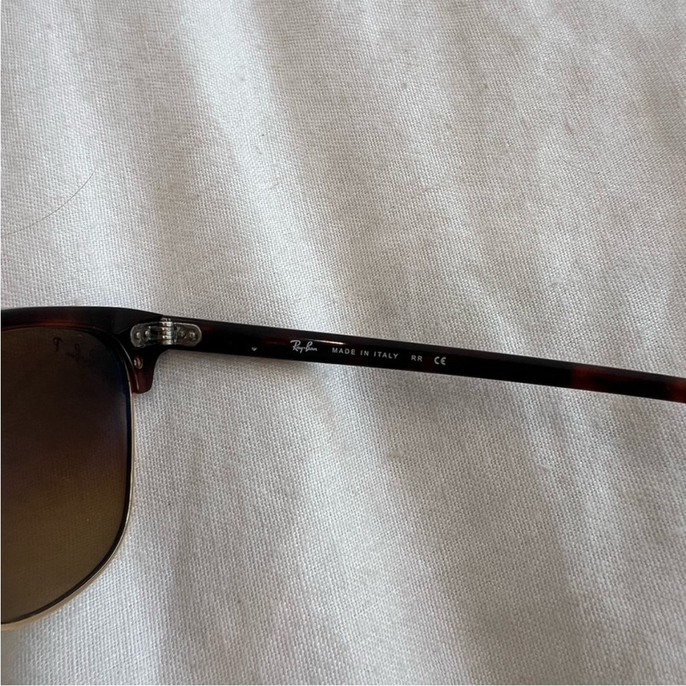 Ray-Ban Clubmaster Classic Tortoise and Gold Polarized Sunglasses - Picture 3 of 6